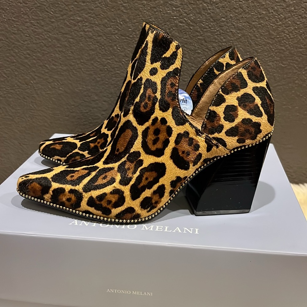 New Antonio Melanie Leopard Print calf hair Ankle Booties slip on - Picture 2 of 9